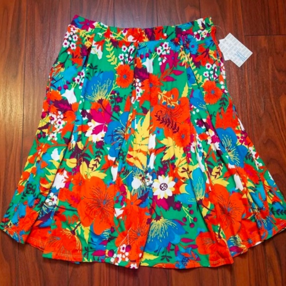 LuLaRoe Dresses & Skirts - LuLaRoe Madison Pleated Skirt Pockets Floral NEW